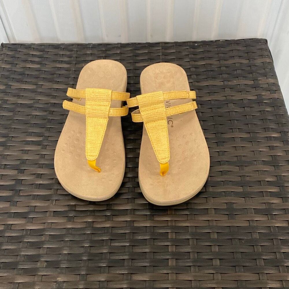 Vionic Elvia sandals, women’s size 8.5